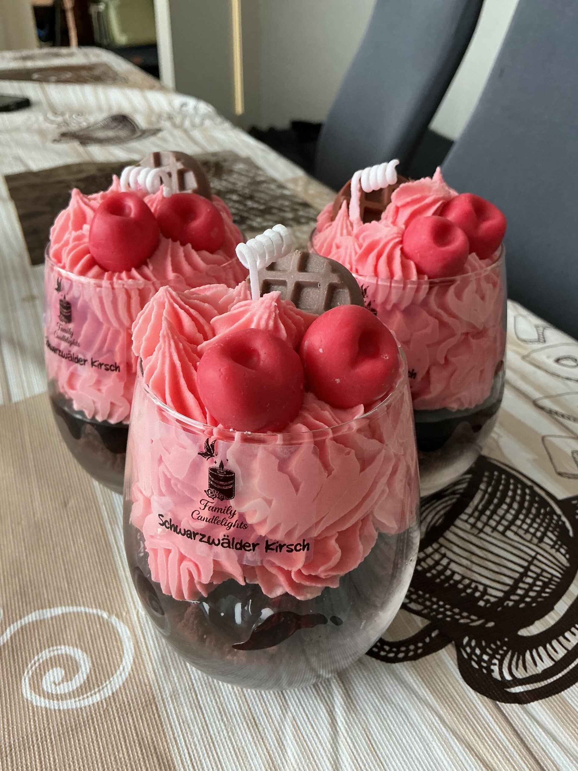 2.Gen. Handgemachte Duftkerze „Schwarzwälder Kirsche“