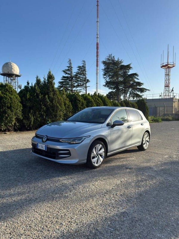 VOLKSWAGEN GOLF 2024 KM40.000