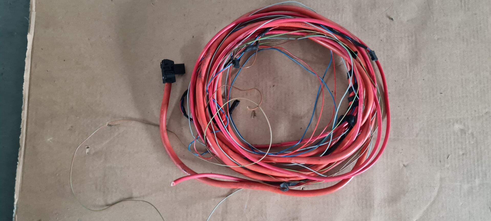 BMW E91 320I Kabel ROT Pluskabel