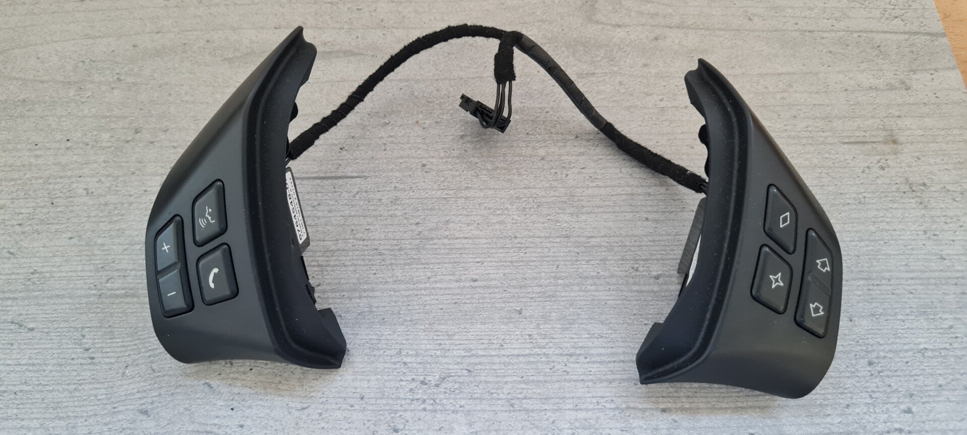 BMW E90 E91 originales Leder-Multifunktionslenkrad Multifunktionstasten