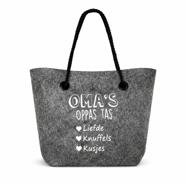 Vilten draagtas met koord 'oma's oppas tas'