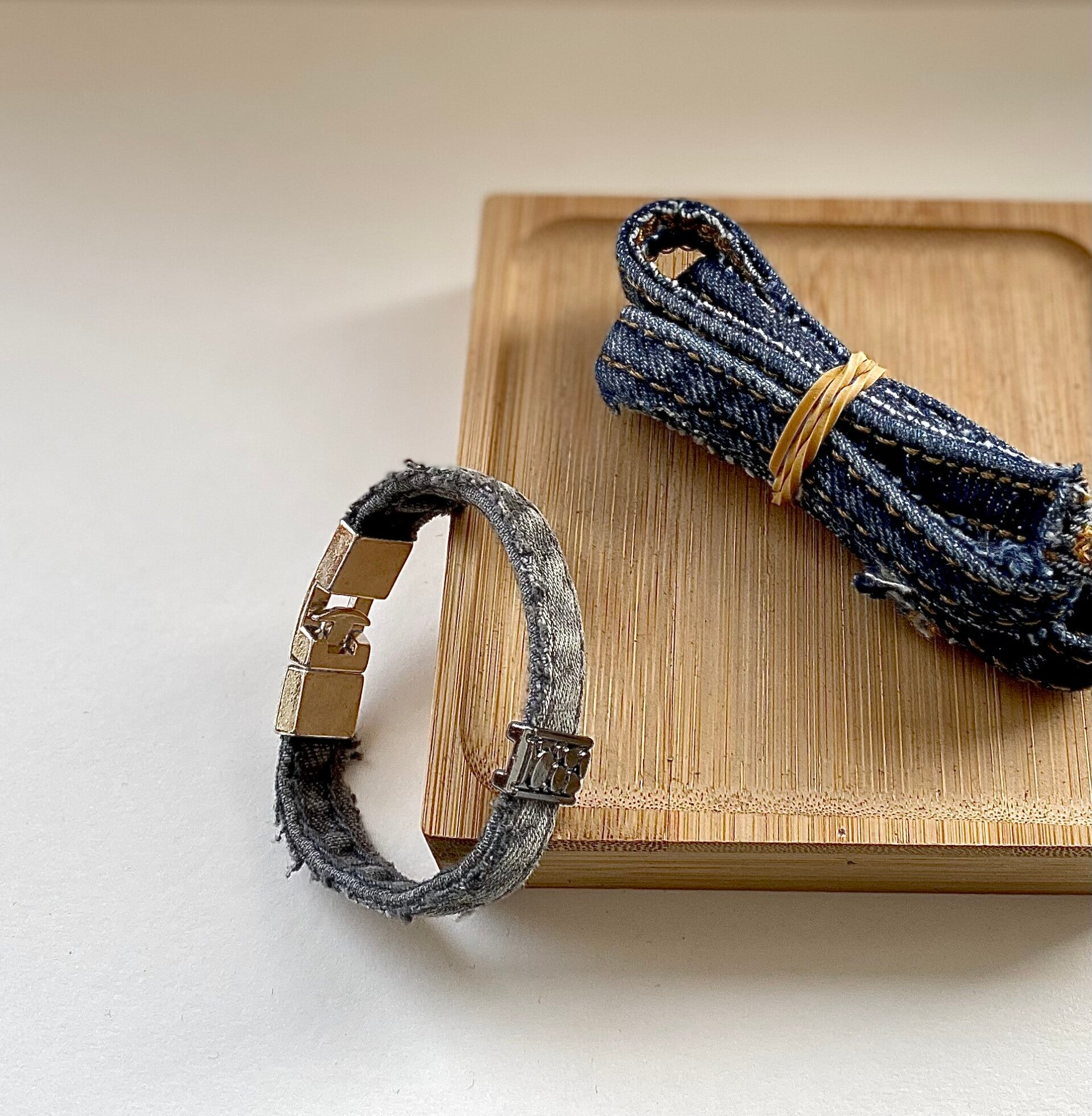 Denim Soul – zwartgrijs armband