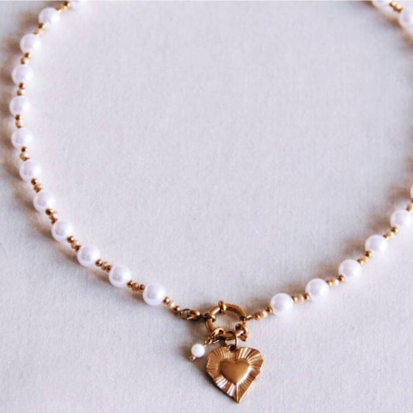 Collier de perles avec breloque facette et coeur - nude