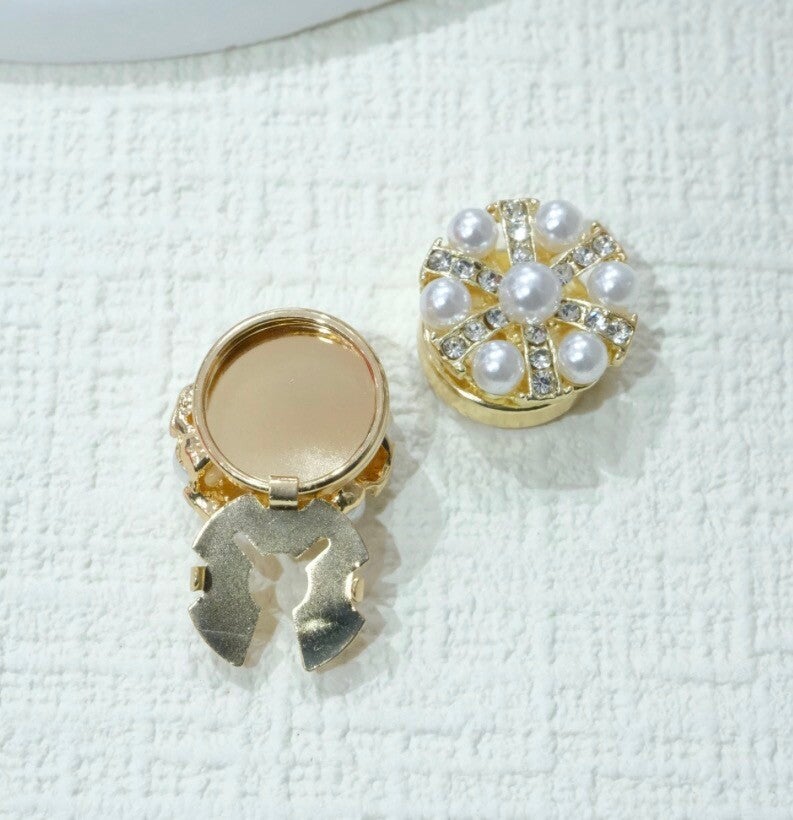 BOUTON MANCHETTE EN METAL FANTAISIE - BIJOUX