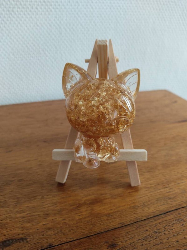 Chat feuille d'or