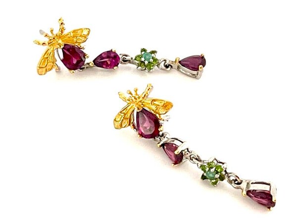 Zilveren oorbellen met vergulde Bumblebee met Rhodolite, Emerald en Peridot