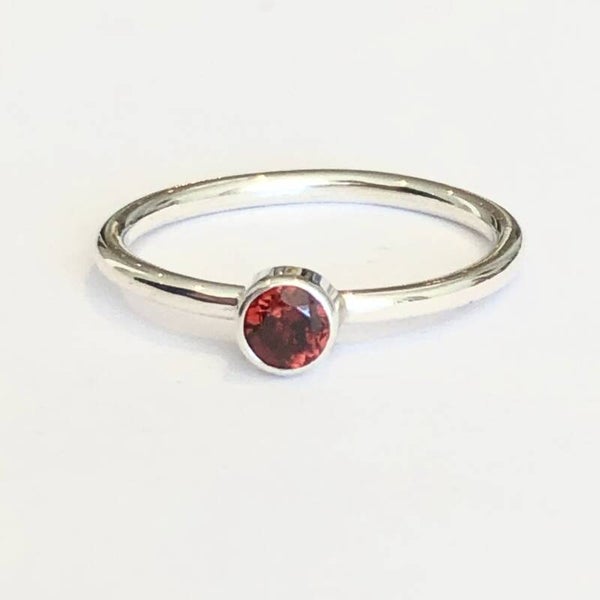 Rosita's Mix Ring Zilver met Red Garnet