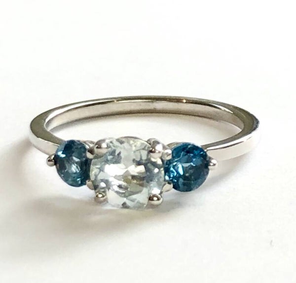 Topaz Witgouden ring met London Blue Topaz en White Topaz