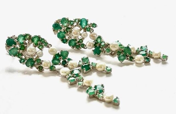 Zilveren oorbellen met Emerald en Parel