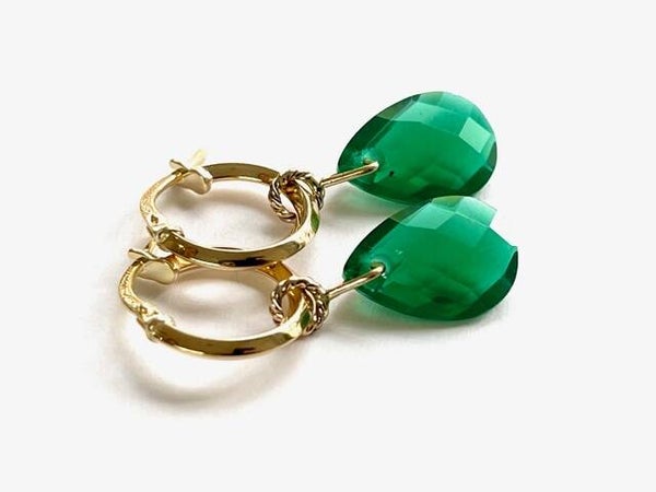 Happy drops Creool hangers met Emerald Quartz