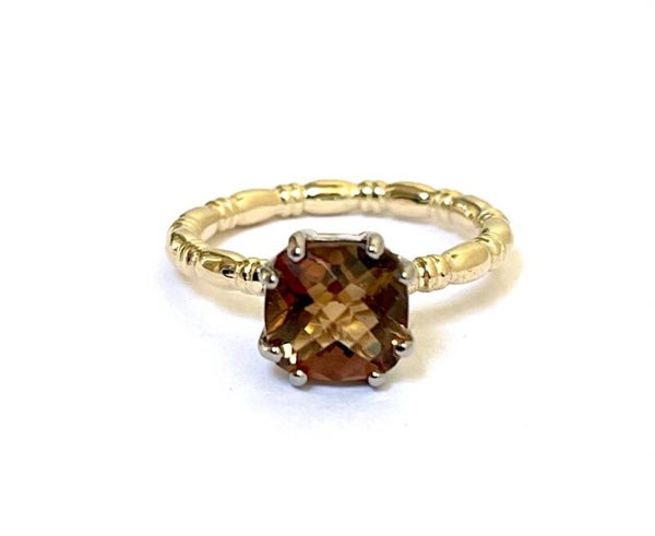 Rosita's Mix Huggs Imperial Topaz Geelgoud