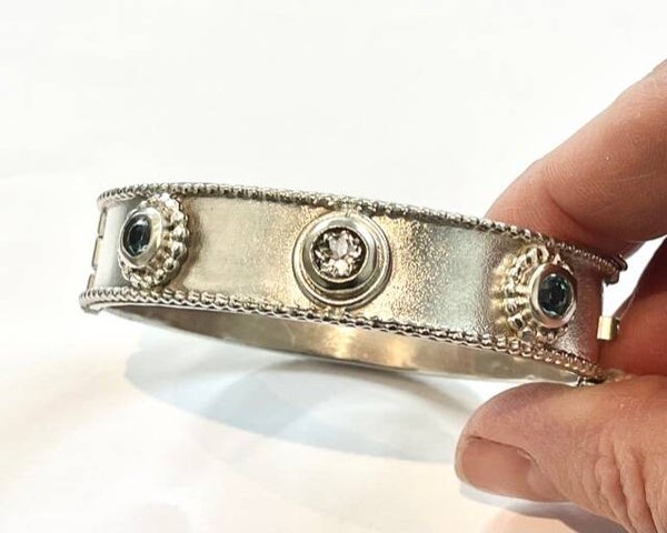 Zilveren Slaven armband met Blue Topaz en White Topaz