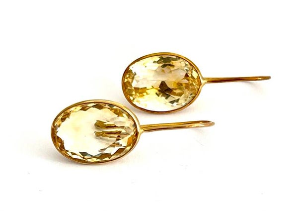 Zilveren oorbellen met Citrine