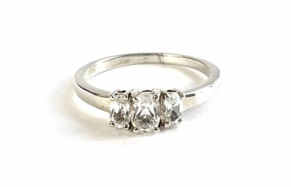 Zilveren ring met White Topaz