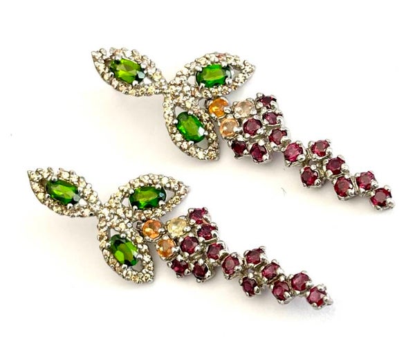 Zilveren oorbellen met citrine, rhodolite, sapphire en chromium diopside.