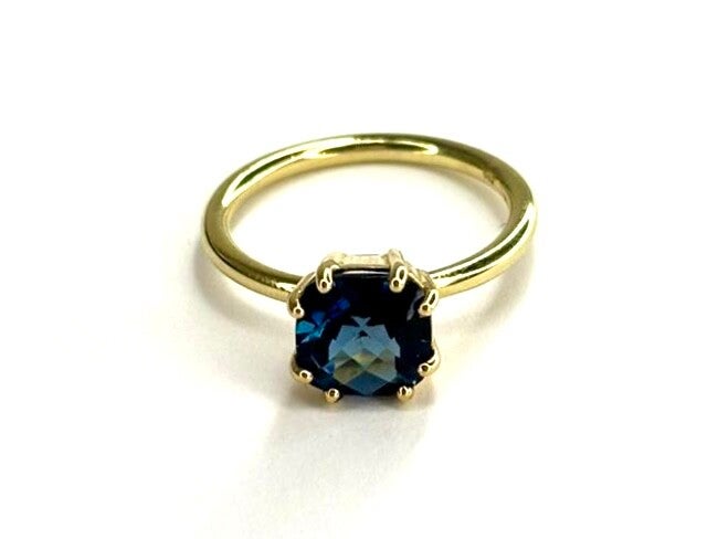 Rosita's Mix Huggs London Blue Topaz Geelgoud