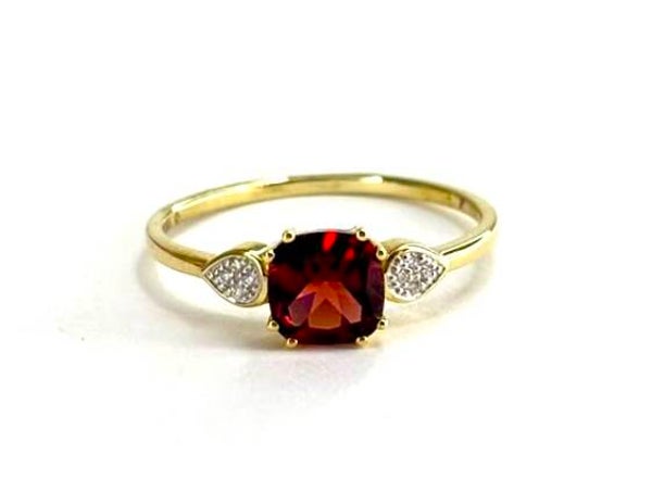 Geelgouden ring met vierkante Garnet en Diamond