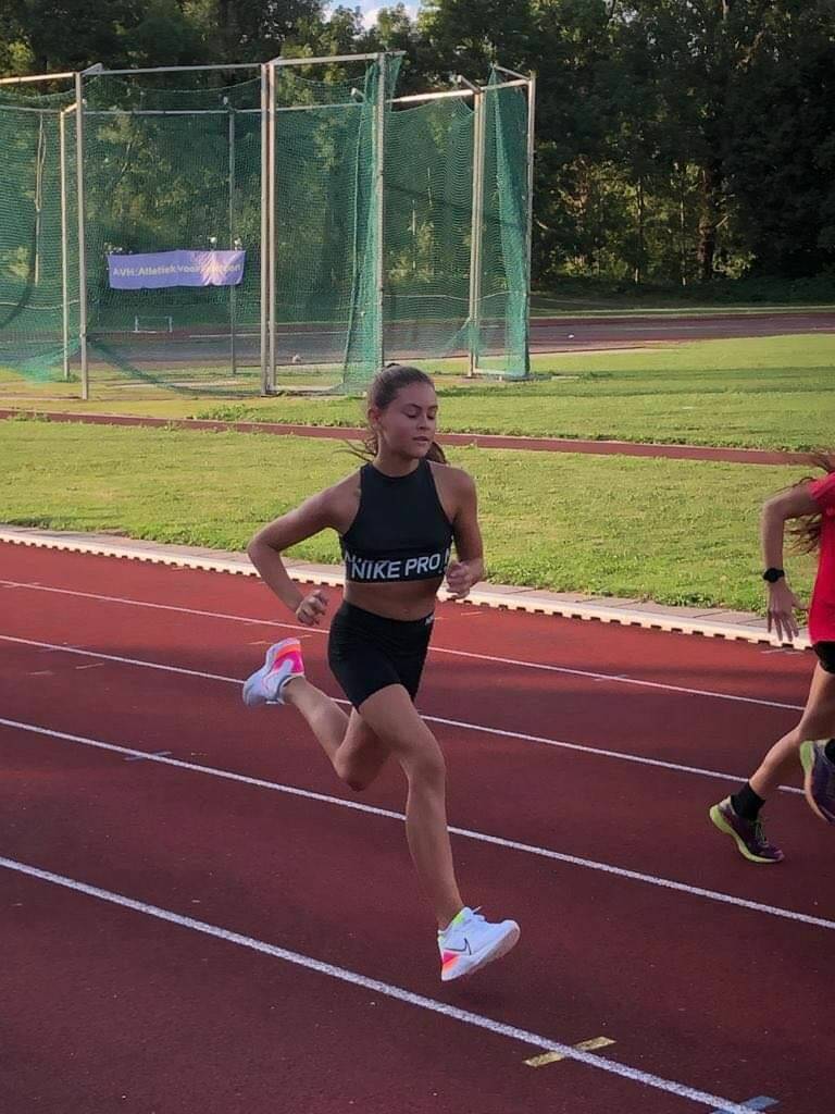 Daar gaat ze, de zeer atletische Maud!