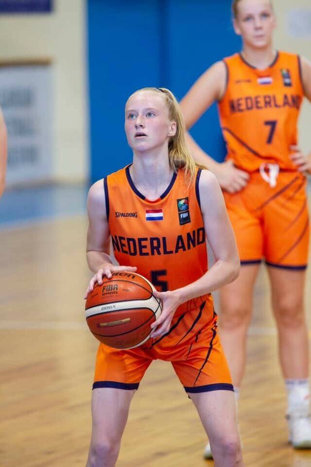 De eerste stappen richting jeugdinternational waren al snel gezet. Er komen zeker weten meer van dit soort toernooien aan voor Kim! © Wim Kulk