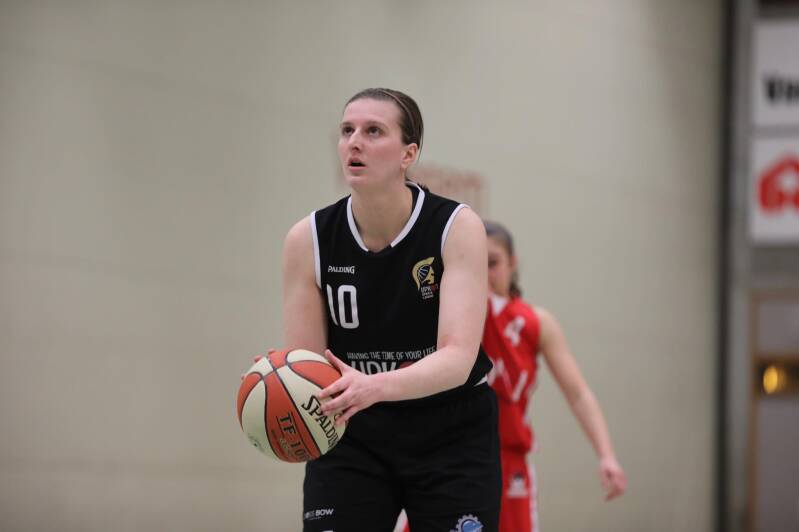 Eveline Plaquet inspireert en floreert als basketbalcoach