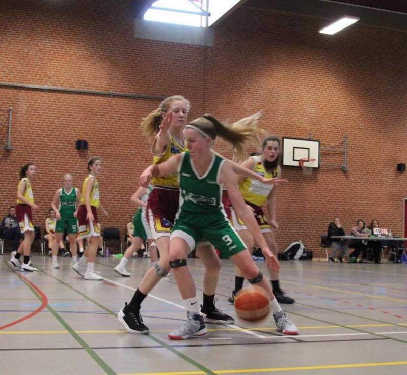 Lauren gaat voor niets of iemand uit de weg!