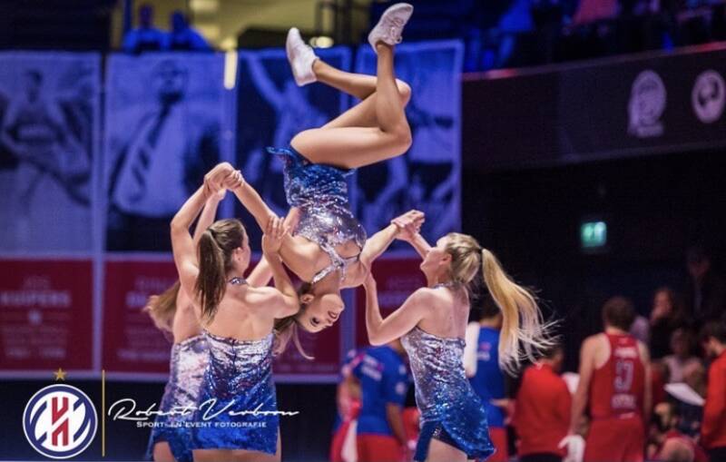 Dansgroep Djalita zorgt als collectief voor prachtig entertainment. © Robert Verboon