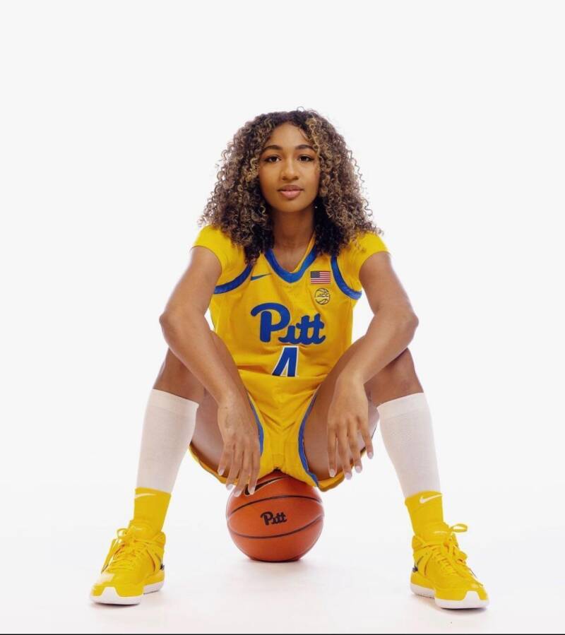 Emy Hayford trotseert stad & land voor basketbal; tegenwoordig in Pittsburgh