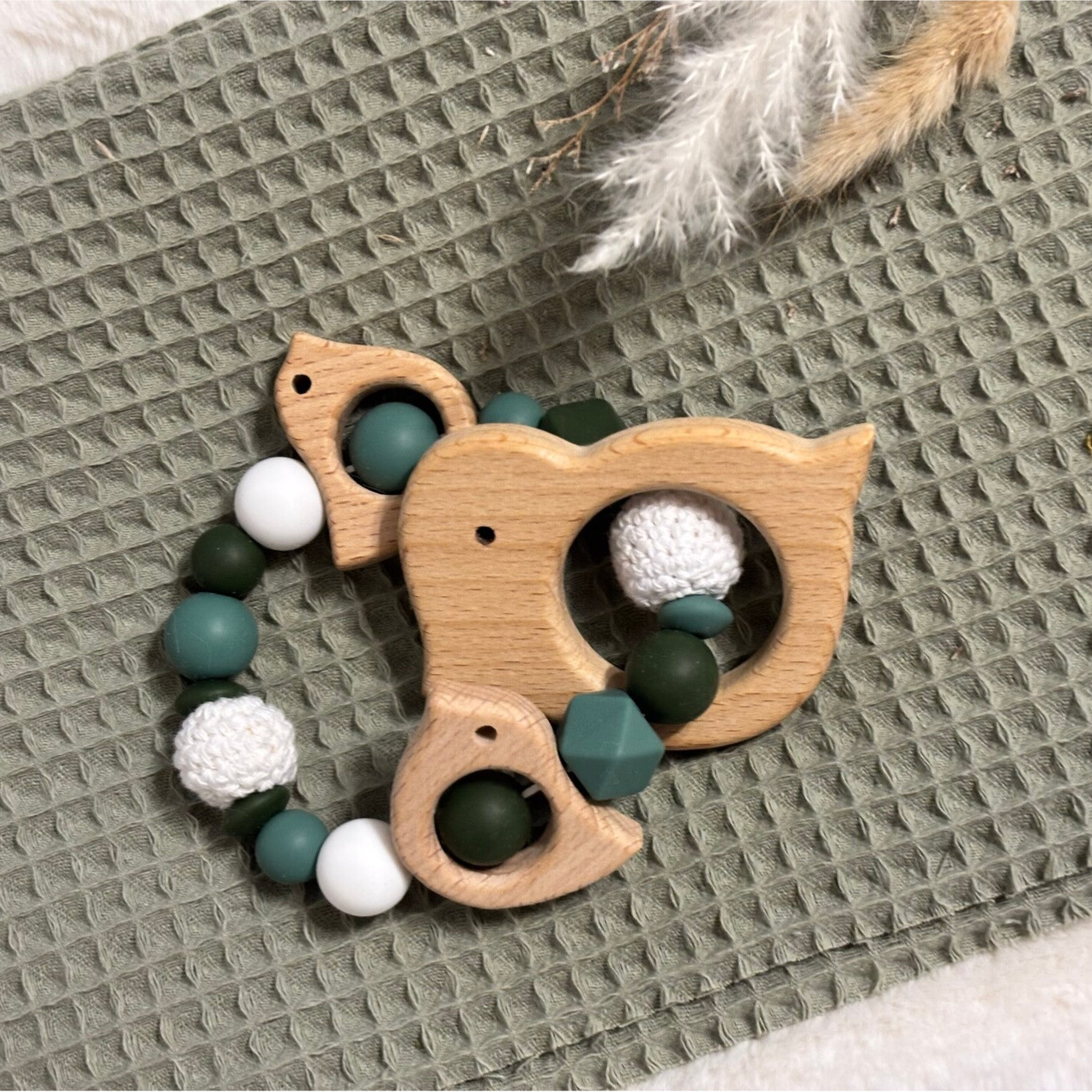 Beiss- und Greifring aus Naturholz und Silikon ,, Bird ''