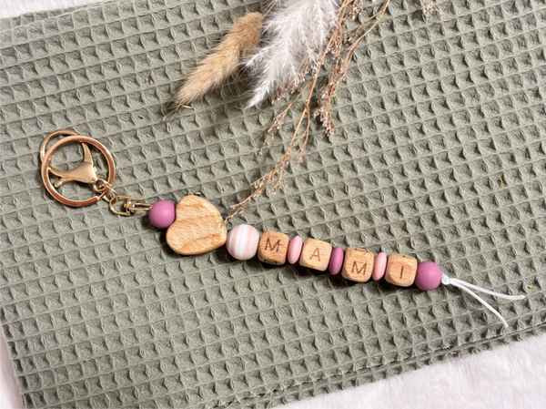 Schlüssel/Rucksackanhänger aus Holz und Silikon ,, Mami ''