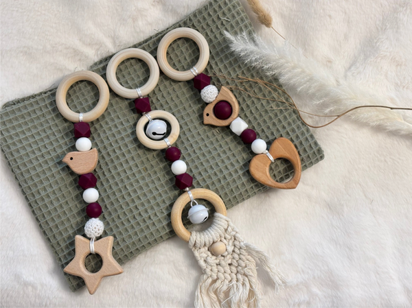 3er Set Spielbogenanhänger aus Holz und Silikon ,, beere''