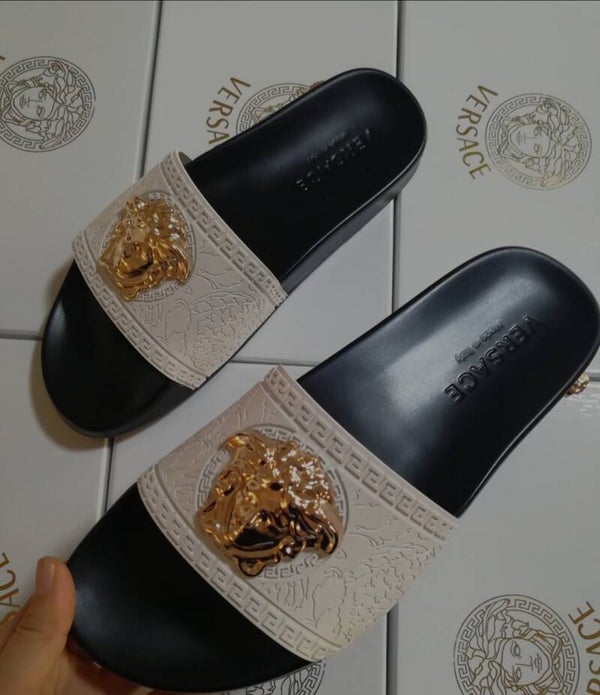 Chanclas Versace