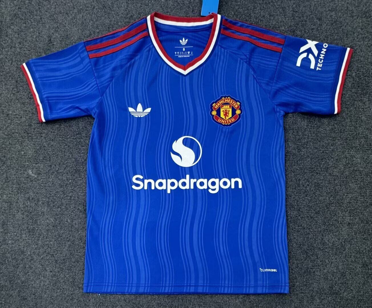 MANCHESTER UNITED CAMISETA VISITANTE 26-27