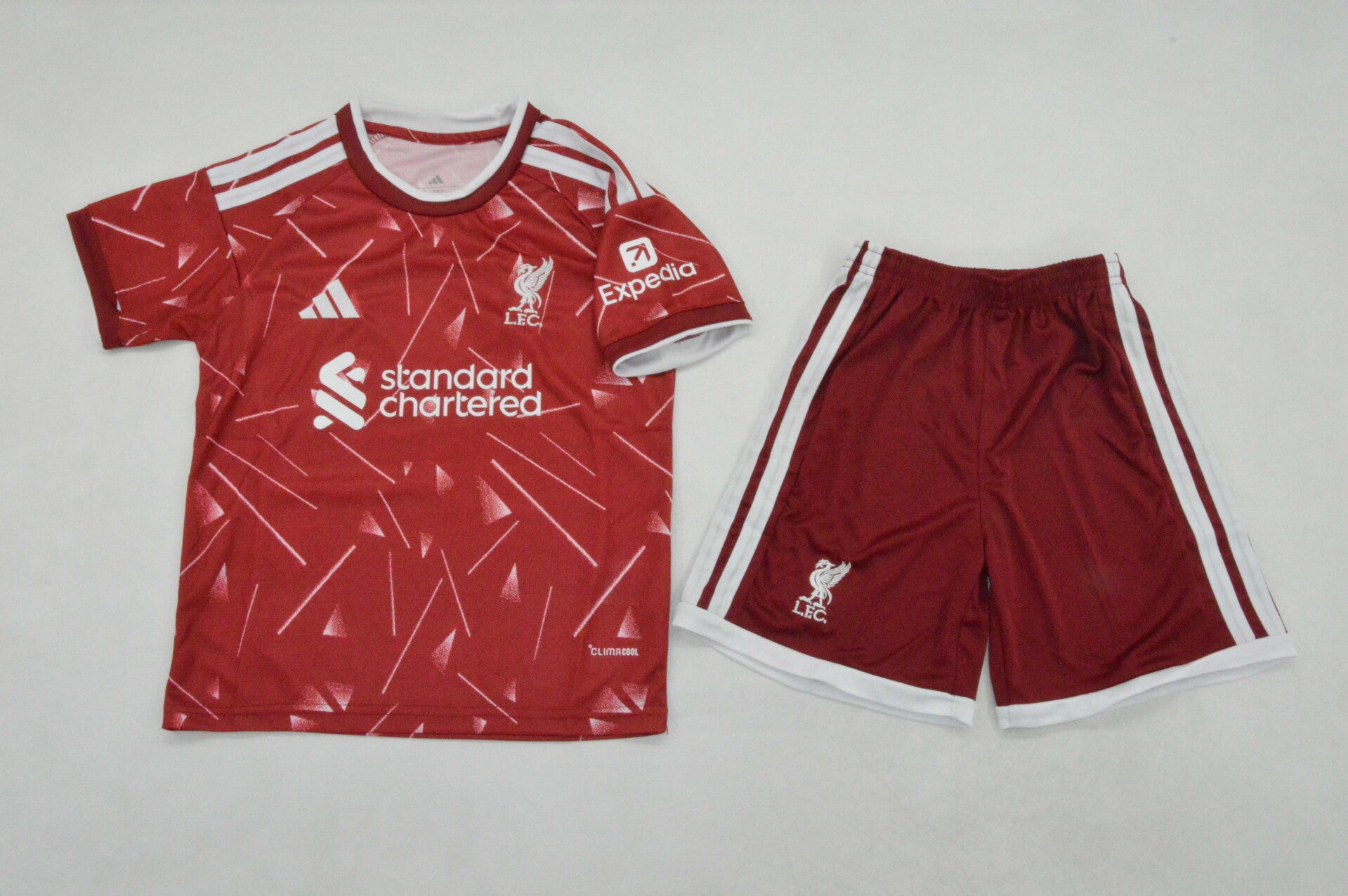 LIVERPOOL NIÑOS EQUIPAJE LOCAL 26-27