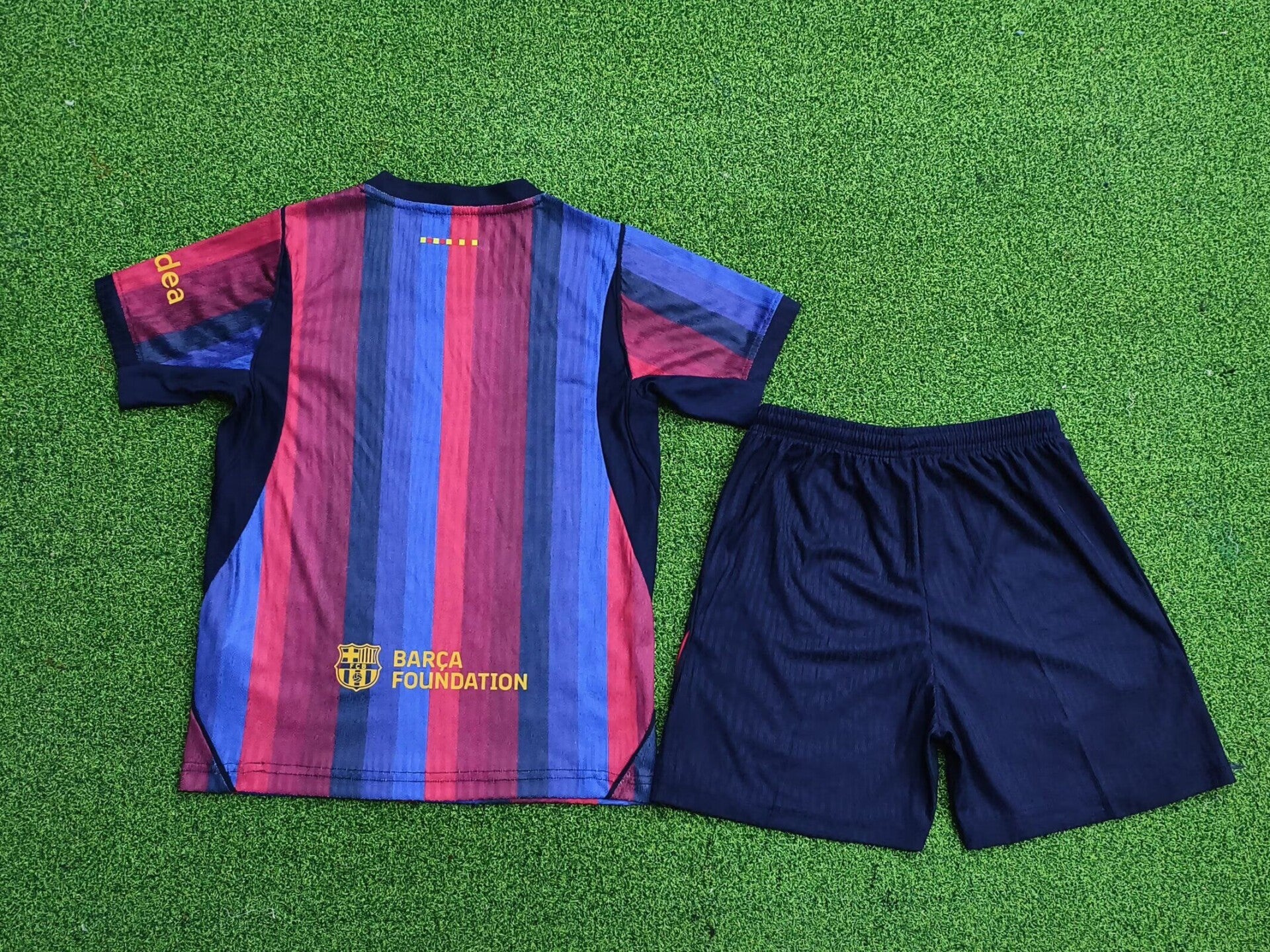 BARCELONA EQUIPAJE LOCAL NIÑOS 26-27