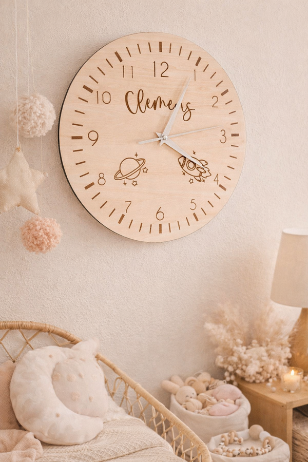 Personalisierte Holz Wanduhr – Stilvoll, einzigartig & handgefertigt