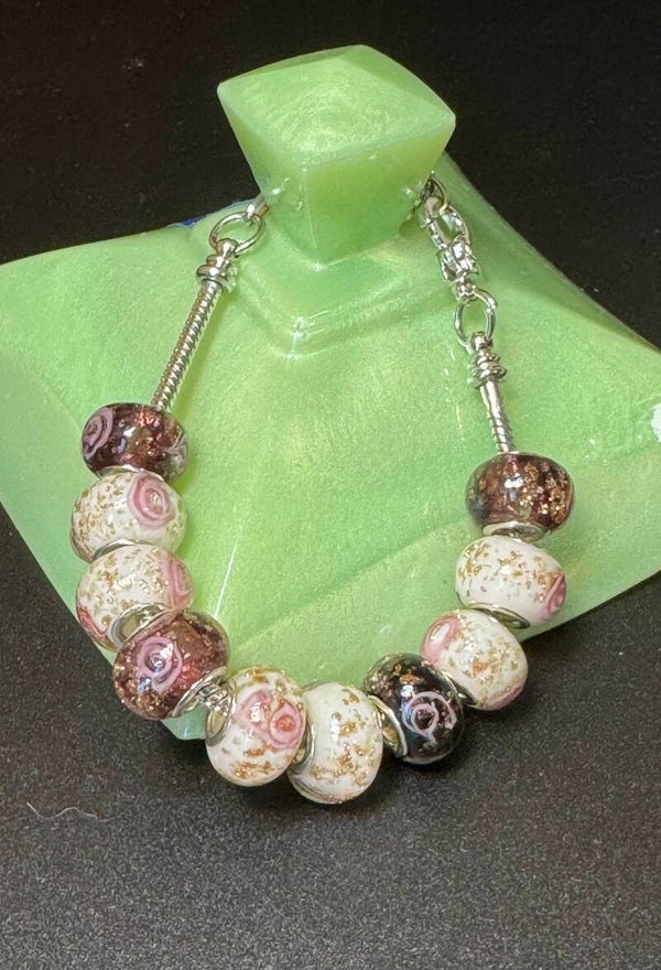 Elegant Floral Beaded BraceletI