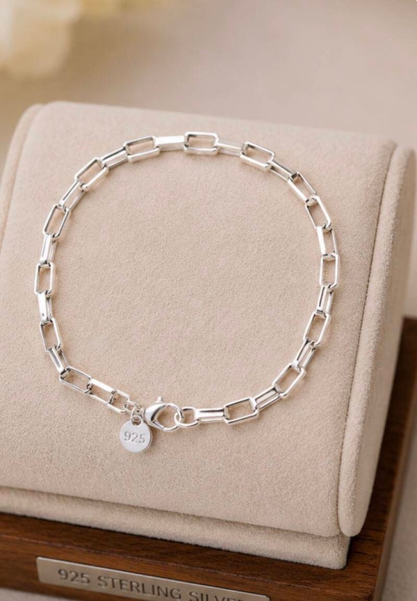 Elegant Silver Chain Bracelet