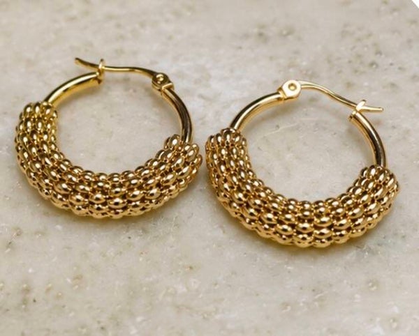 Elegant Gold Hoop Earrings