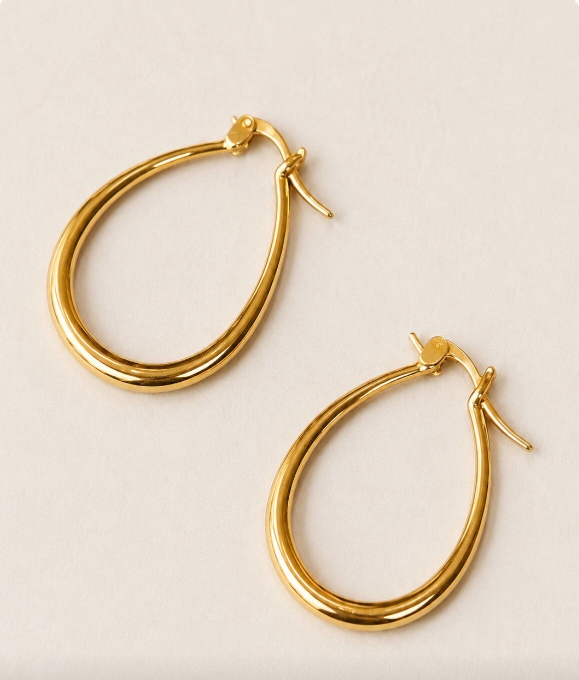 Elegant Gold Hoop Earrings
