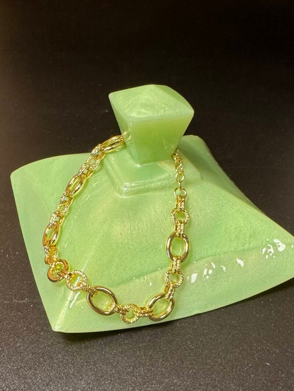Gold Chain Bracelet with Classic Design