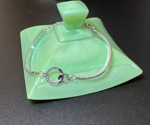 Elegant Sterling Silver Bracelet with Interlocking Circles