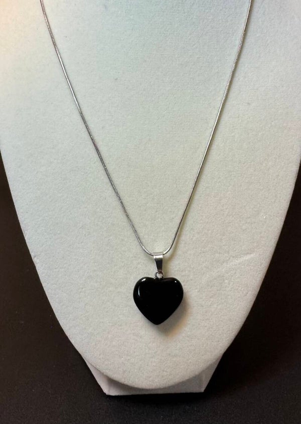 Elegant Black Stone Heart Pendant Necklace