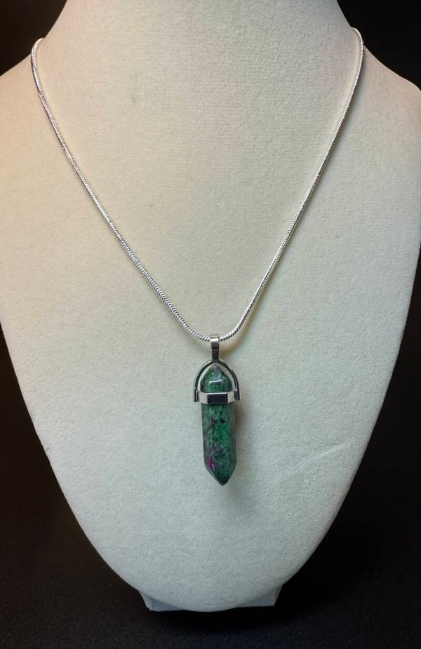 Elegant Green Crystal Stone Pendant Necklace