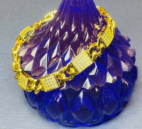 Elegant 7.5” Gold Silver Plated Bracelet with Crystal Accents