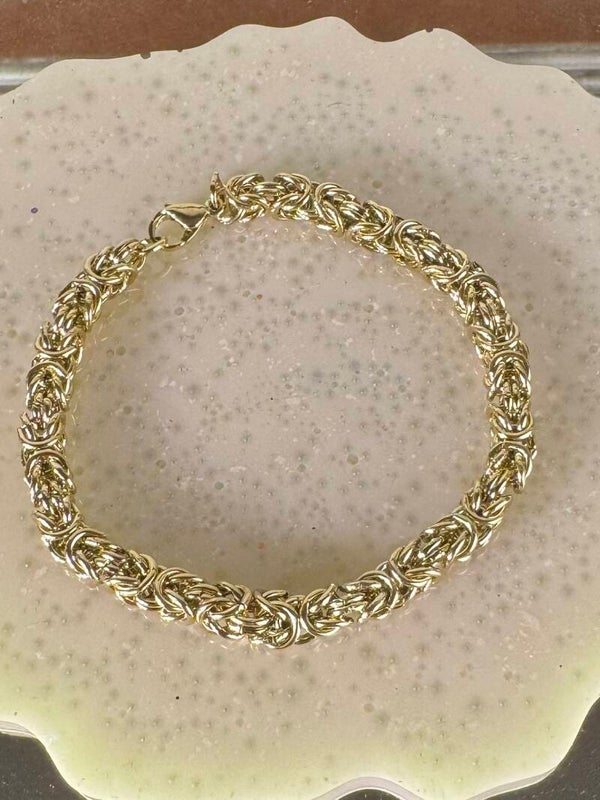 Elegant Gold 8” Chain Bracelet