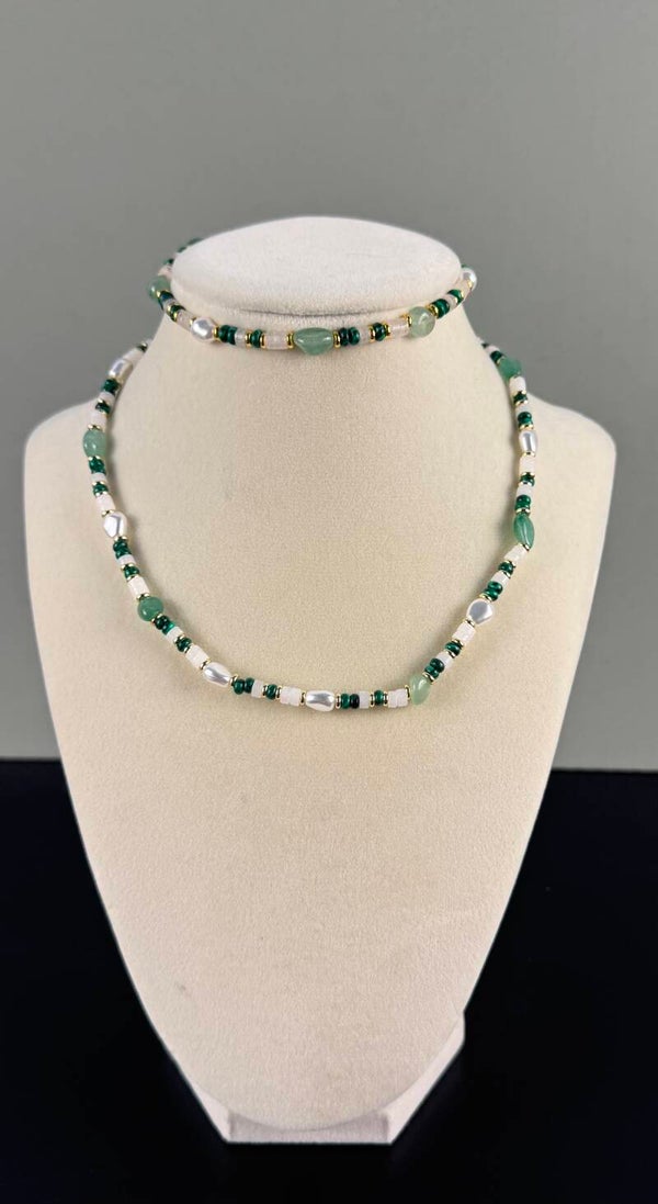 Elegant Green and Gold Beaded Necklace and Bracelet