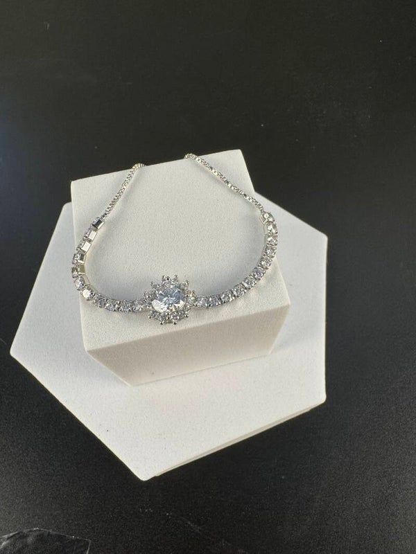 Elegant Sterling Silver Bracelet with Moissanite Diamond Accents. Size 8”
