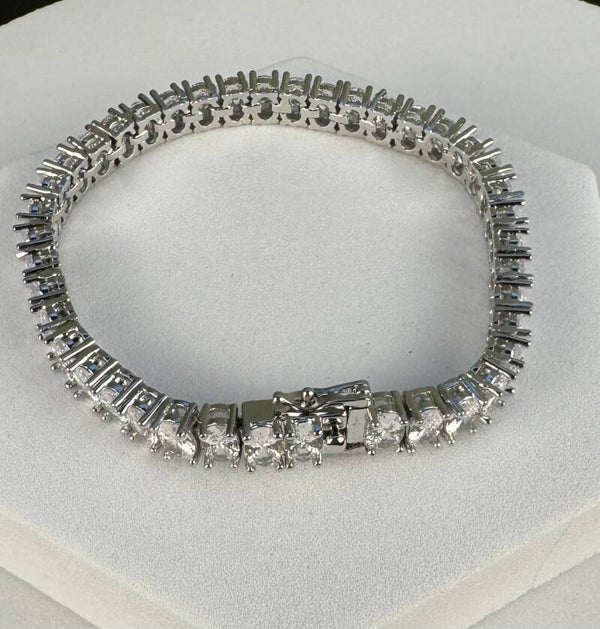 Elegant 7” Sterling  Silver Moissanite Oval Diamond Tennis Bracelet