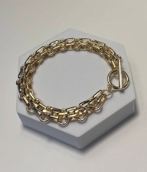 Elegant Gold Chain Bracelet