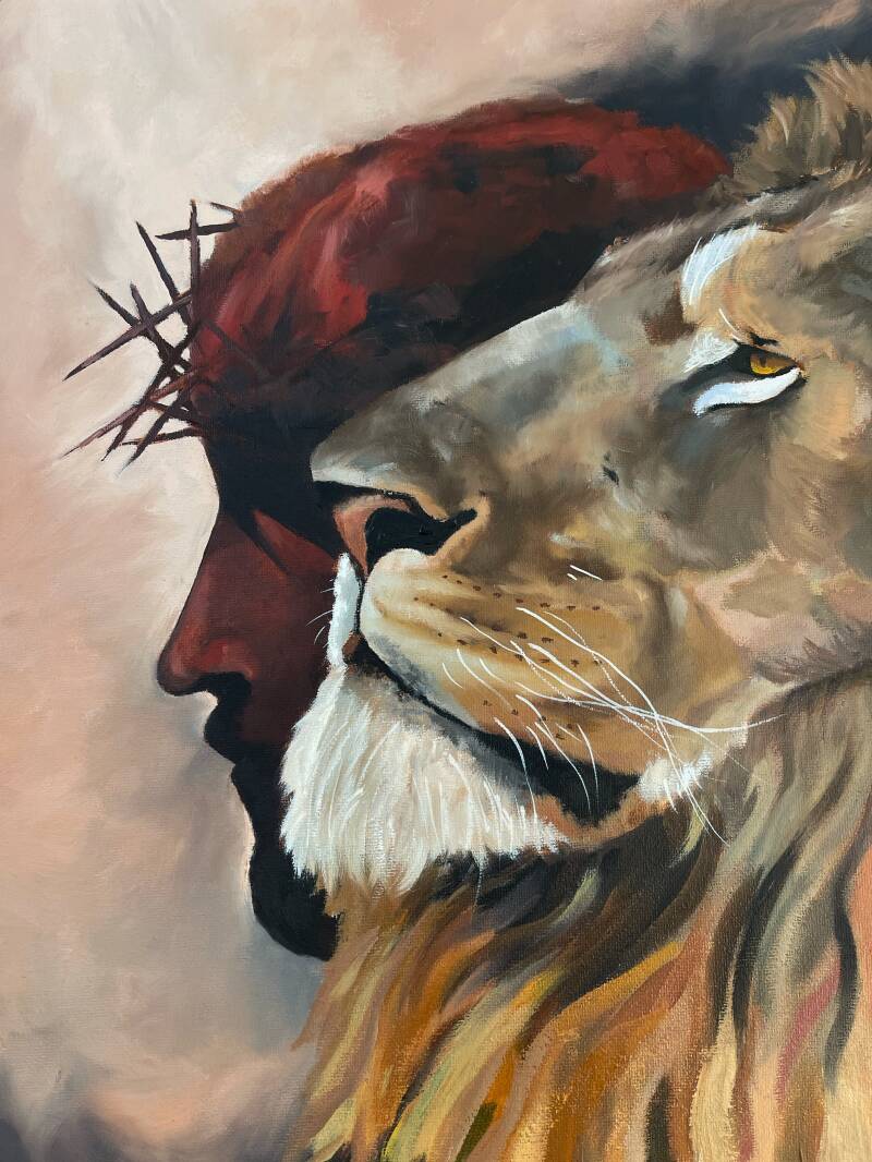 olieverfschilderij van de Leeuw van Juda, met gekruisigde Jezus op achtergrond in olieverf